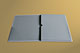 Decke 3-tlg. | aufgesetzte Karton-Dreiecktasche | aufgesetzte Kartontasche mit Füllhöhe und Griffloch 